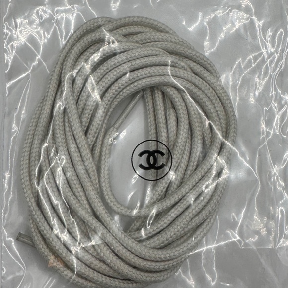 CHANEL Cream Leather Winter Booties / WOMENS 8.5 - Picture 13 of 16